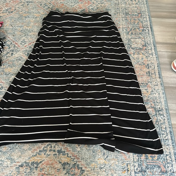 db black and white striped maxi skirt - Picture 3 of 3
